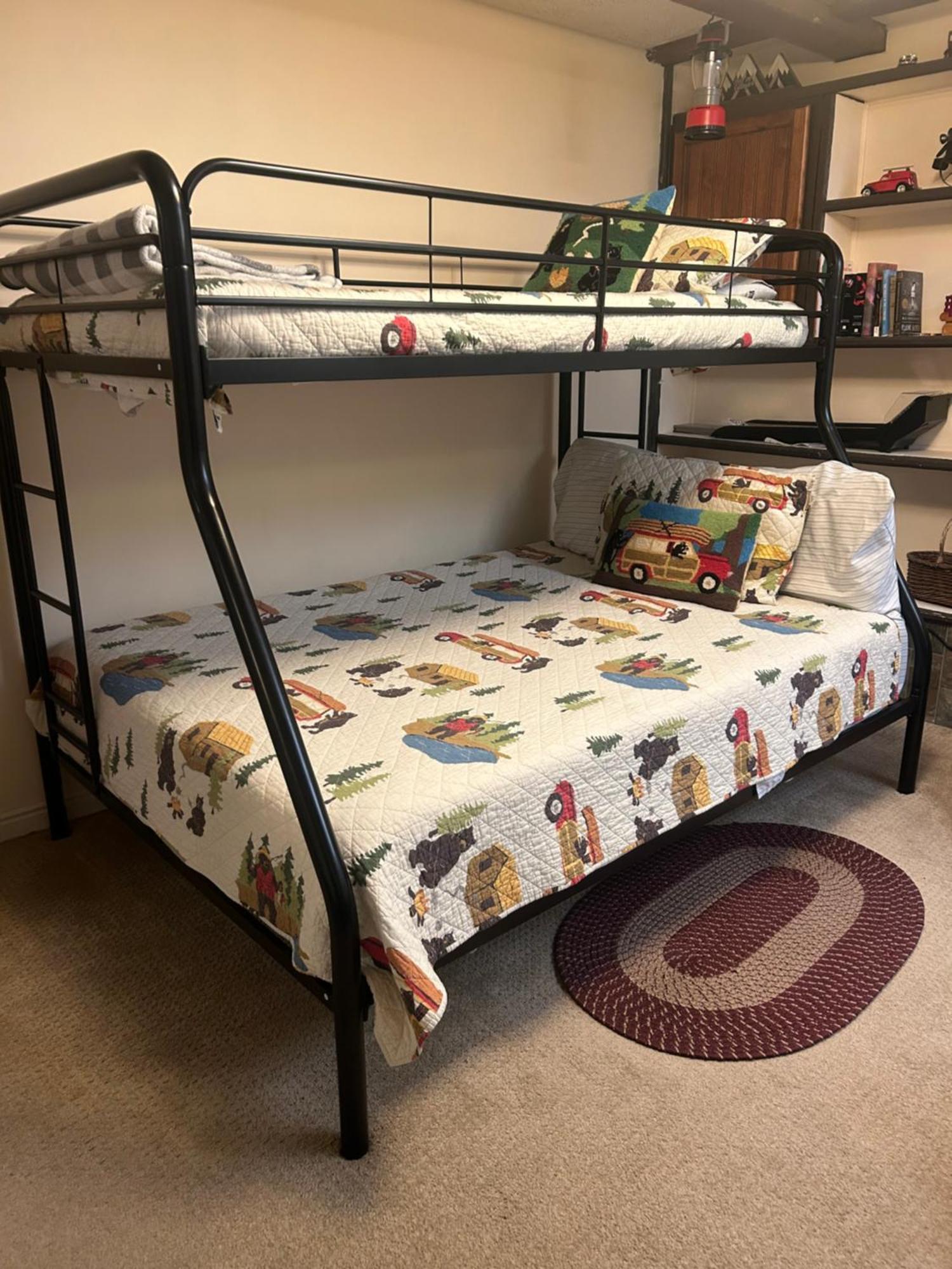 Apartamento Guest At The Red House Basement Attached With Private Entrance *