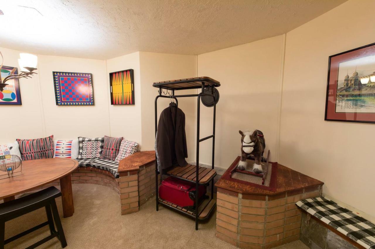 Guest At The Red House Basement Attached With Private Entrance * Salt Lake City